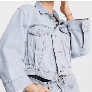 LEVIS STRAUSS CO BAGGY CROPPED TRUCKER SILVER TAB LIGHT WASH JEAN JACKET…